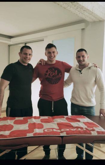 Braca Žugaj. Nenad - Svjetsko prvenstvo u hrvanju, 3. mjesto 2010
i Europsko prvenstvo 2013, 3. mjesto.
Neven - Svjetsko prvenstvo 2011, 3. mjesto i 2014, 2. mjesto te Europsko prvenstvo, 3. mjesto.